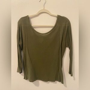 American Eagle green shirt